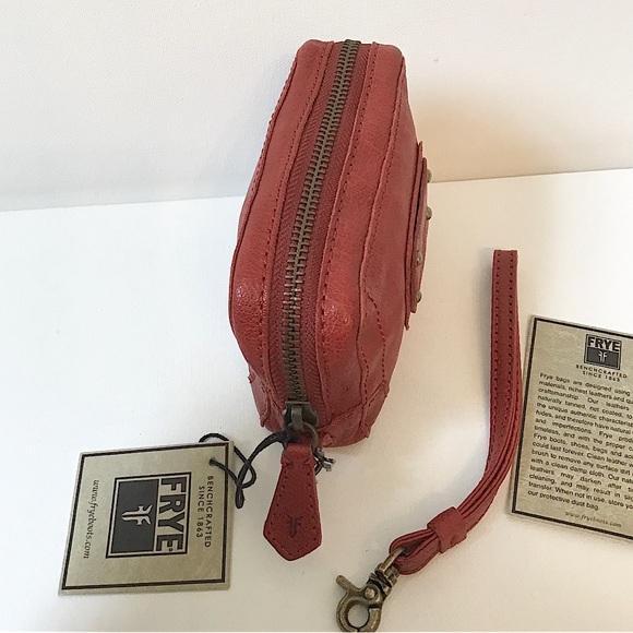 NWT Frye Carson Zippered Wristlet Burnt Red Leather with detachable strap - Picture 3 of 8